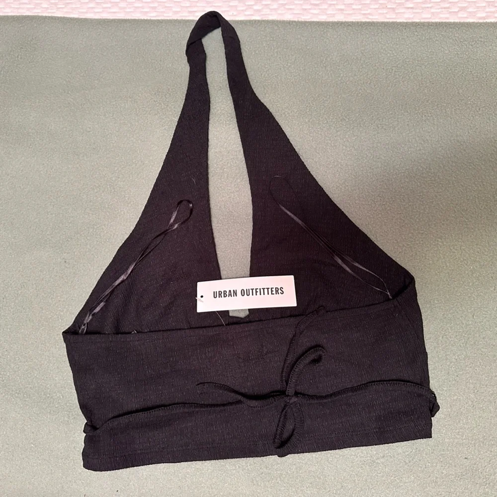 Urban outfitters women’s size large halter top in black - Picture 3 of 5